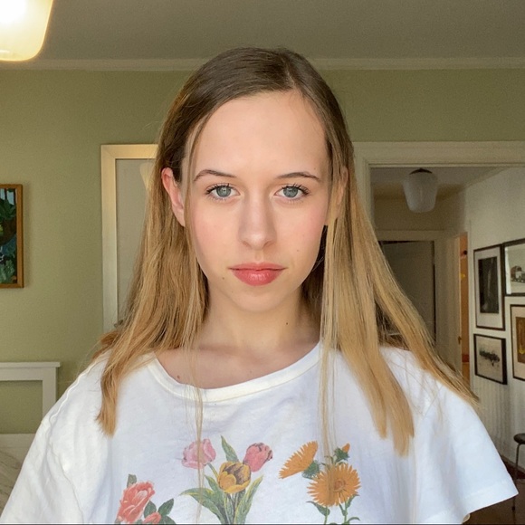 Meet your Posher, Sofia - Picture 1 of 3